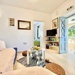 Beachfront House By Dadovillas Apraos