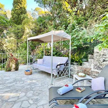 Villa Beachfront House By Dadovillas *