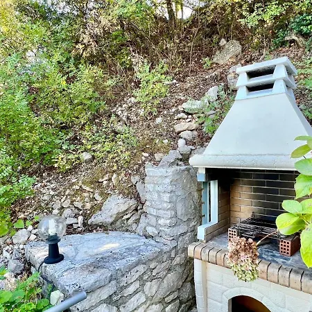 Villa Beachfront House By Dadovillas *