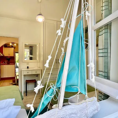 Beachfront House By Dadovillas *