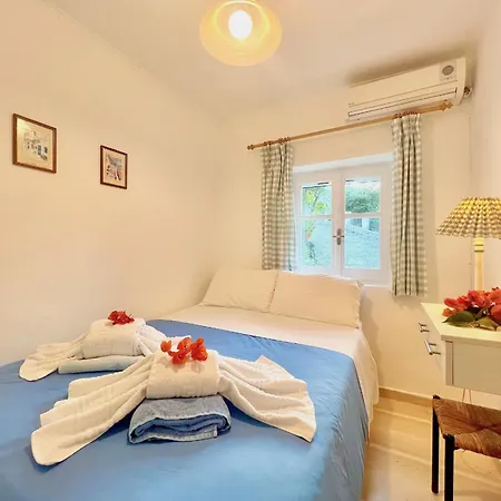 Villa Beachfront House By Dadovillas