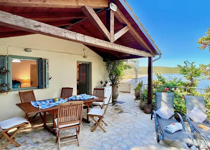 Villa Beachfront House By Dadovillas *
