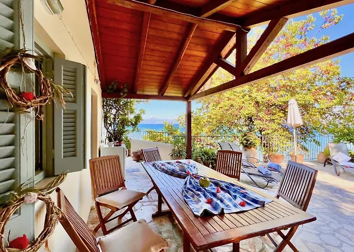 Beachfront House By Dadovillas Villa