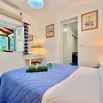 Beachfront House By Dadovillas Villa