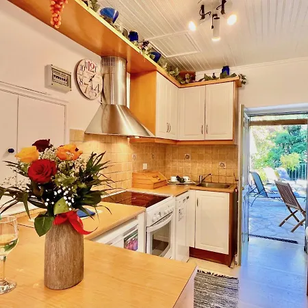 Beachfront House By Dadovillas Вилла