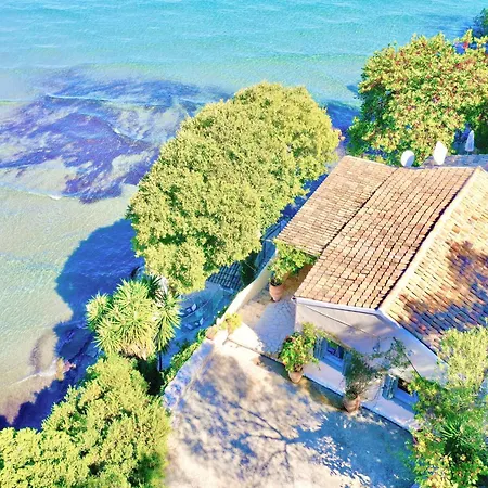 Beachfront House By Dadovillas Villa